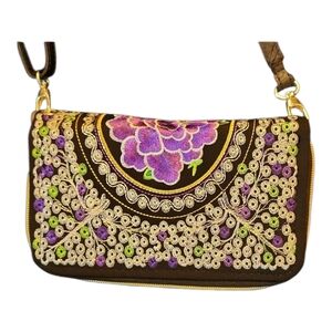 Beautiful Bonita Black & Purple Flower Embroidered Women's Purse Wallet Wristlet